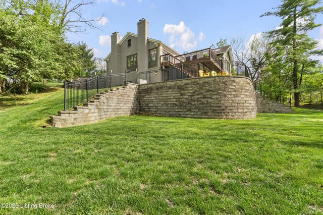 6217 Innes Trace Rd, Louisville, KY 40222