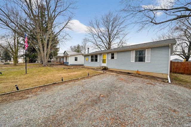 9857 N Skyline Drive, Syracuse, IN 46567