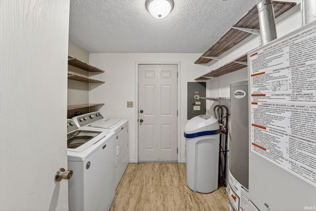 9857 N Skyline Drive, Syracuse, IN 46567