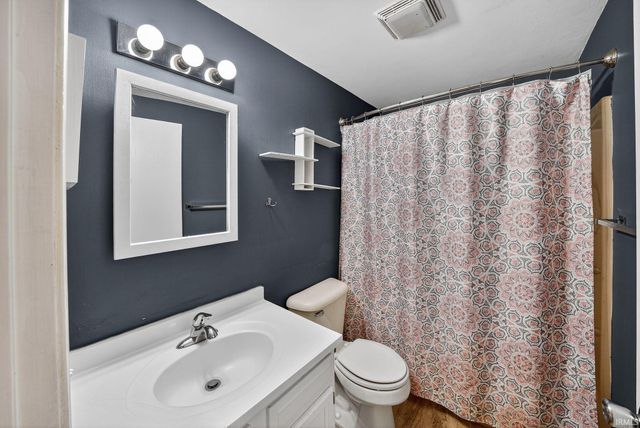 9857 N Skyline Drive, Syracuse, IN 46567