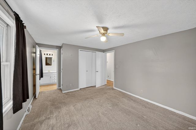 9857 N Skyline Drive, Syracuse, IN 46567