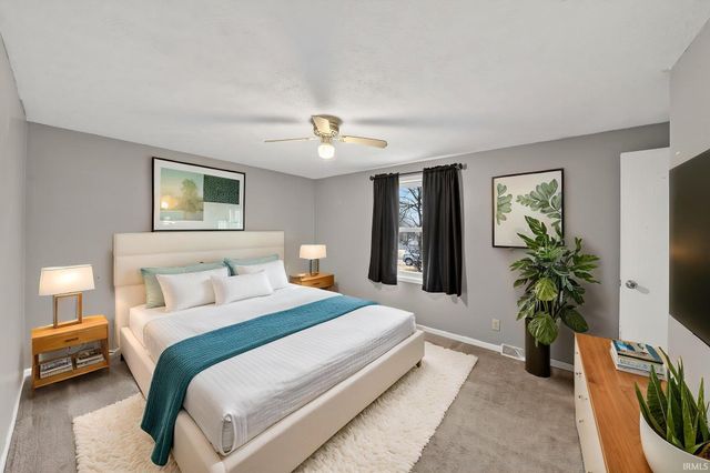 9857 N Skyline Drive, Syracuse, IN 46567