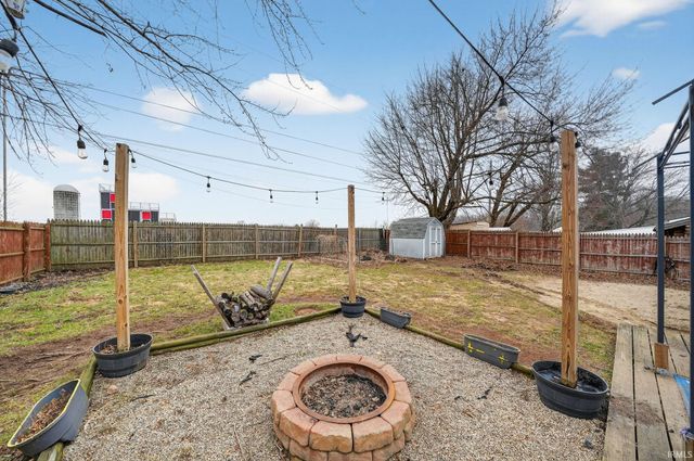 9857 N Skyline Drive, Syracuse, IN 46567