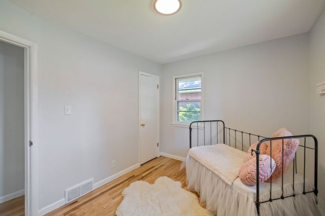 1512 Richmond Avenue, Des Moines, IA 50316