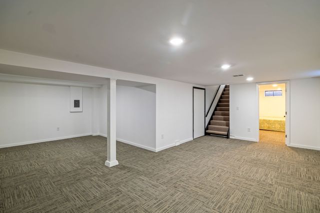 1512 Richmond Avenue, Des Moines, IA 50316