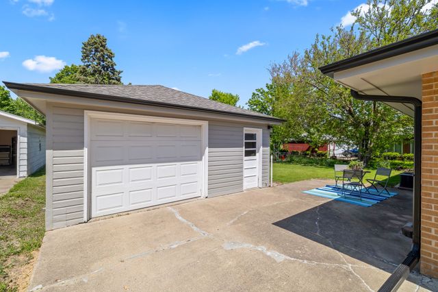 1512 Richmond Avenue, Des Moines, IA 50316