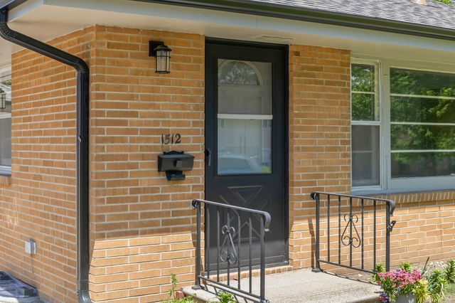 1512 Richmond Avenue, Des Moines, IA 50316
