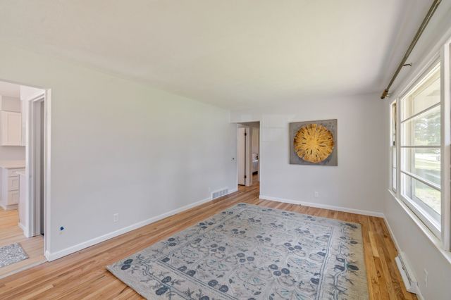 1512 Richmond Avenue, Des Moines, IA 50316