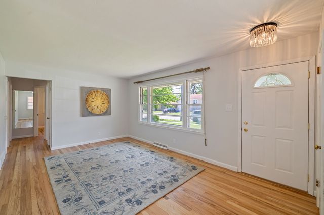 1512 Richmond Avenue, Des Moines, IA 50316