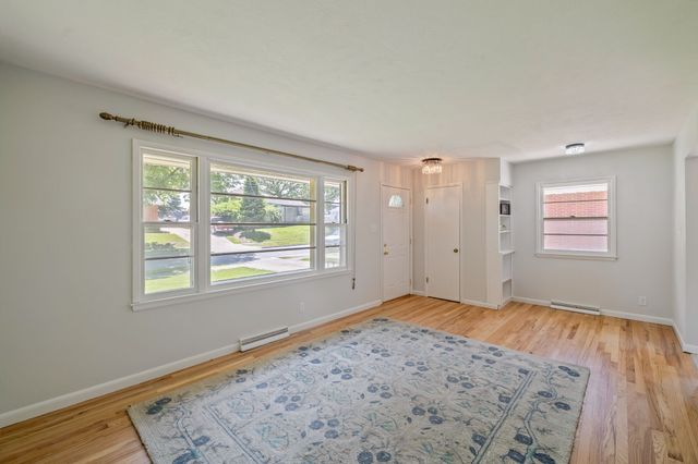 1512 Richmond Avenue, Des Moines, IA 50316