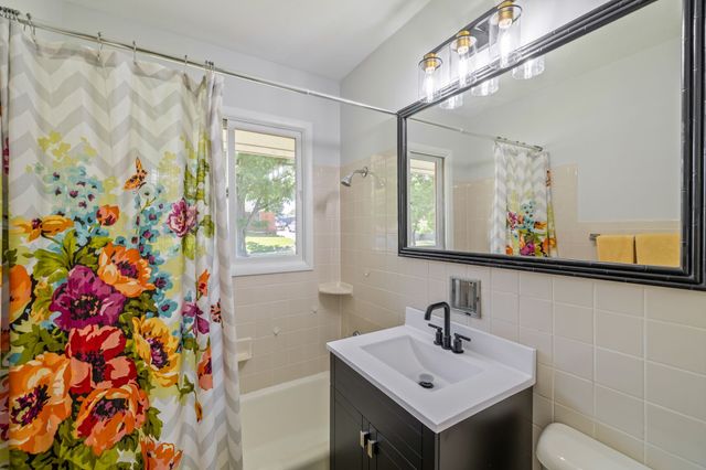 1512 Richmond Avenue, Des Moines, IA 50316