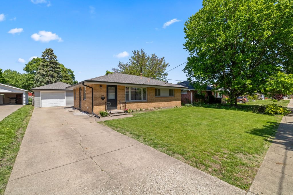 1512 Richmond Avenue, Des Moines, IA 50316