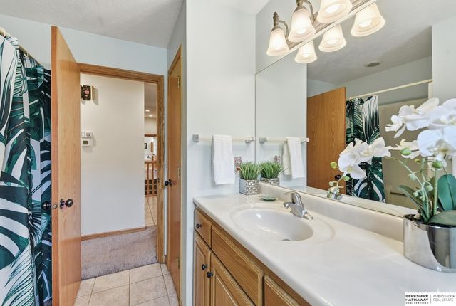 3941 S 183rd Avenue, Omaha, NE 68130