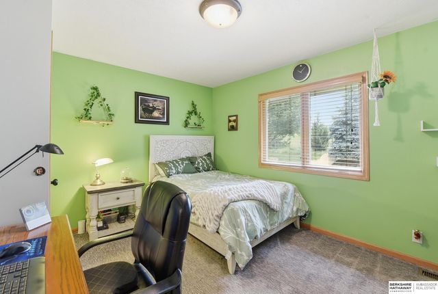 3941 S 183rd Avenue, Omaha, NE 68130
