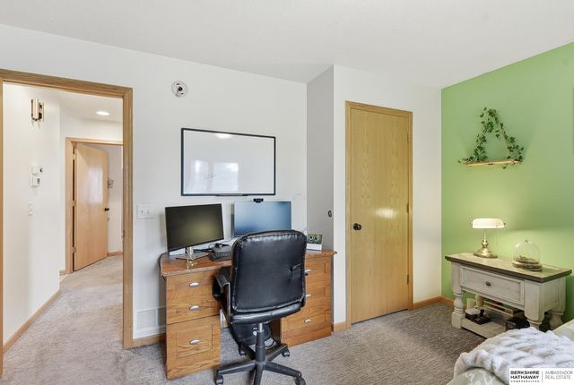 3941 S 183rd Avenue, Omaha, NE 68130