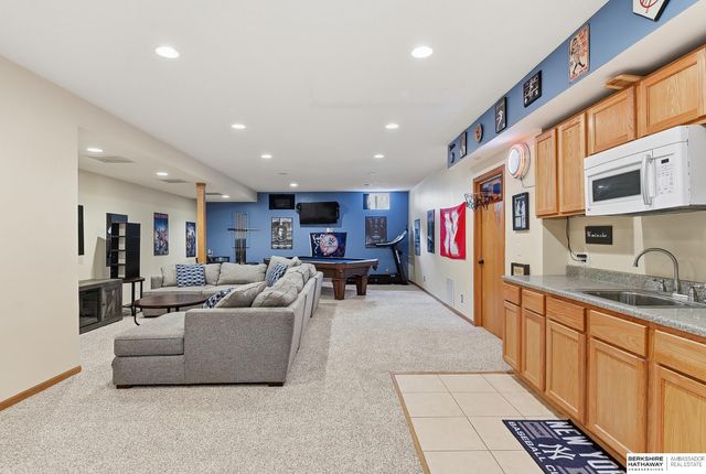 3941 S 183rd Avenue, Omaha, NE 68130