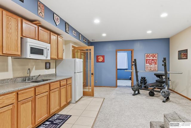 3941 S 183rd Avenue, Omaha, NE 68130