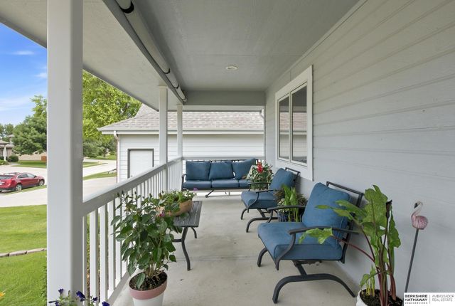 3941 S 183rd Avenue, Omaha, NE 68130
