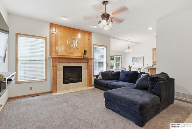 3941 S 183rd Avenue, Omaha, NE 68130