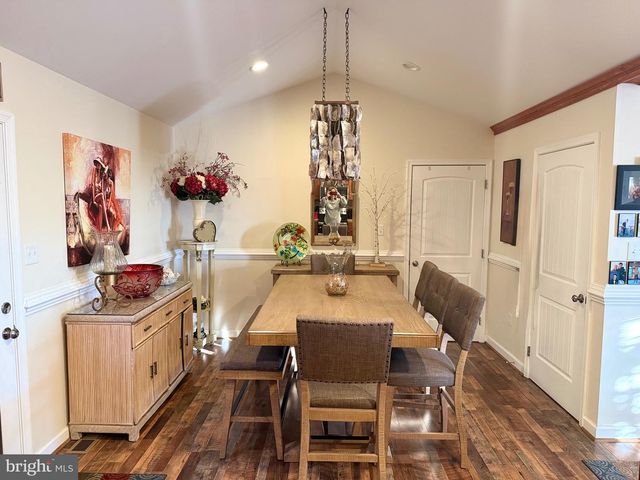 1157 GRANNY SMITH RD, Linden, VA 22642