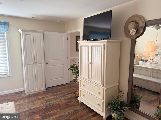 1157 GRANNY SMITH RD, Linden, VA 22642