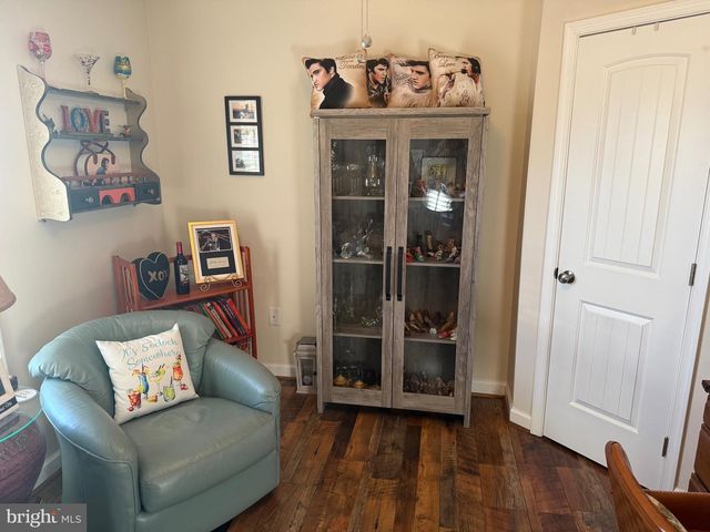 1157 GRANNY SMITH RD, Linden, VA 22642