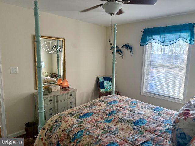 1157 GRANNY SMITH RD, Linden, VA 22642