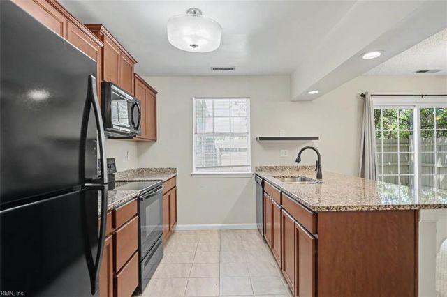 4404 Segovia CT, Virginia Beach, VA 23462