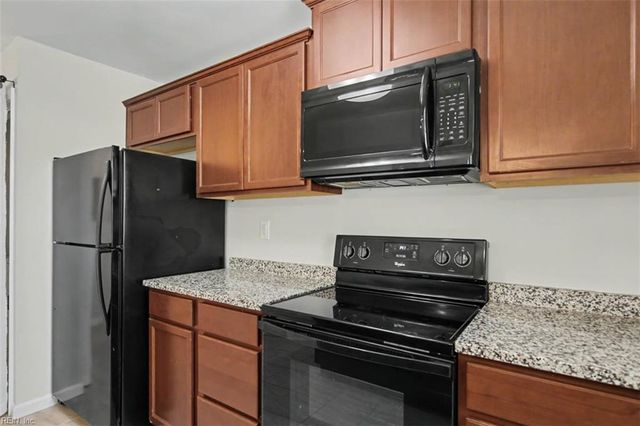 4404 Segovia CT, Virginia Beach, VA 23462