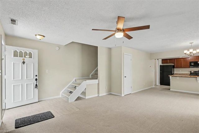 4404 Segovia CT, Virginia Beach, VA 23462