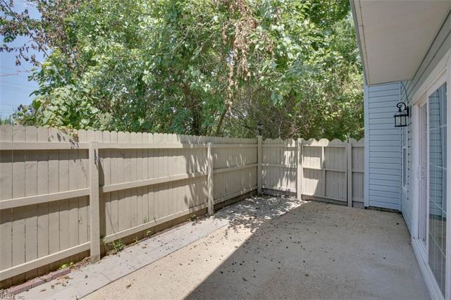 4404 Segovia CT, Virginia Beach, VA 23462