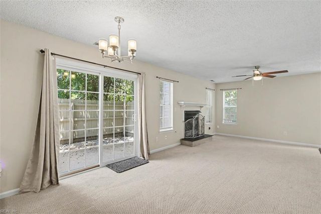 4404 Segovia CT, Virginia Beach, VA 23462