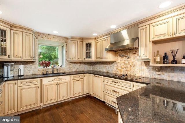 16 ROSS RD, Burlington Township, NJ 08016