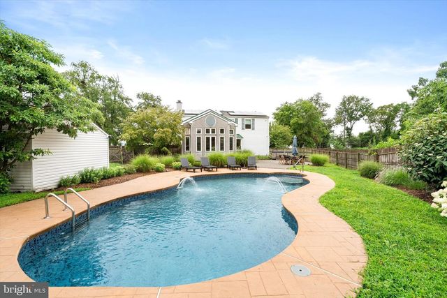16 ROSS RD, Burlington Township, NJ 08016