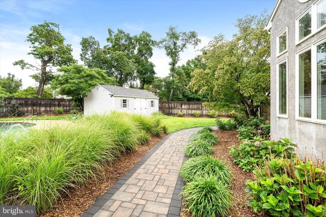 16 ROSS RD, Burlington Township, NJ 08016