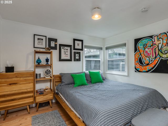 8707 Sw 19TH Ave, Portland, OR 97219