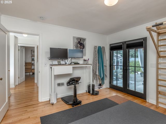 8707 Sw 19TH Ave, Portland, OR 97219