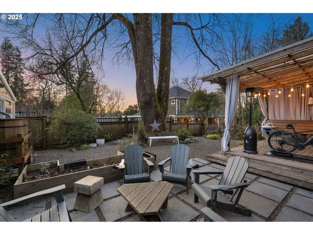 8707 Sw 19TH Ave, Portland, OR 97219