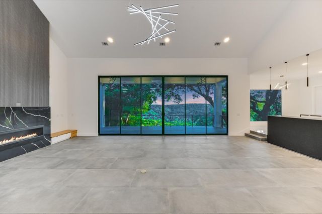 9409 Bell Mountain DR, Austin, TX 78730