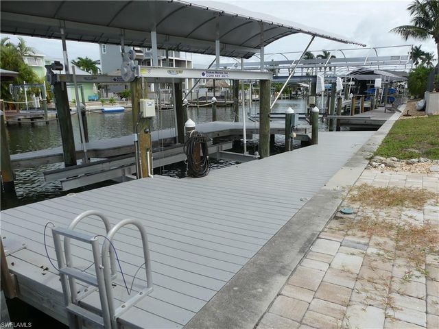 2371 Sycamore ST, St. James City, FL 33956