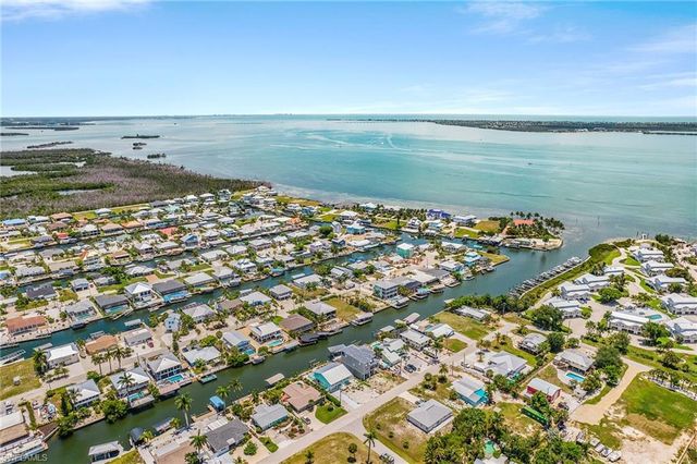 2371 Sycamore ST, St. James City, FL 33956