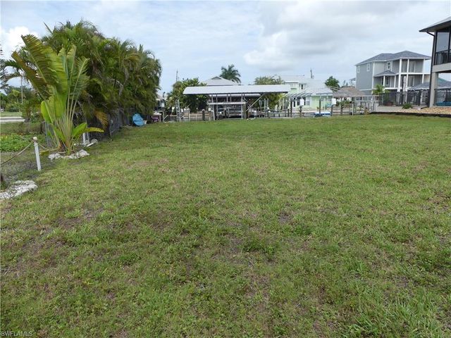 2371 Sycamore ST, St. James City, FL 33956