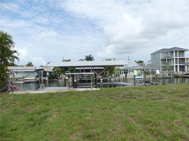 2371 Sycamore ST, St. James City, FL 33956