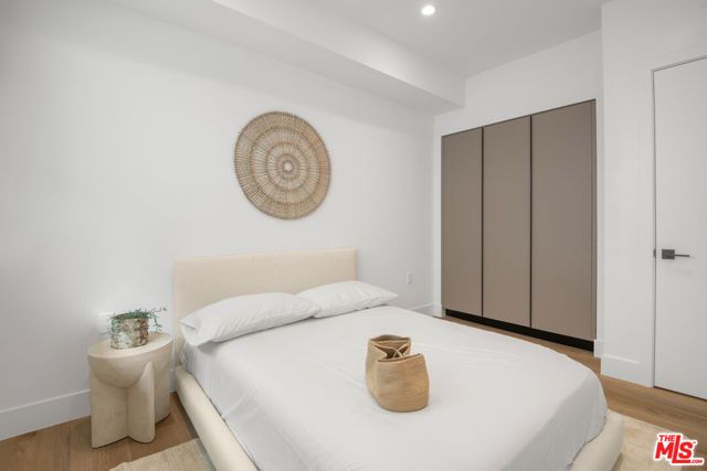 8326 Blackburn Avenue 203, Los Angeles, CA 90048