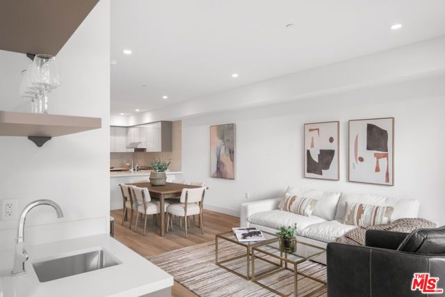 8326 Blackburn Avenue 203, Los Angeles, CA 90048