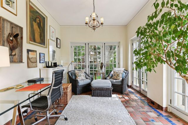 2308 W Lake Of The Isles Parkway, Minneapolis, MN 55405