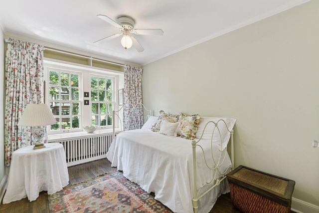 2308 W Lake Of The Isles Parkway, Minneapolis, MN 55405