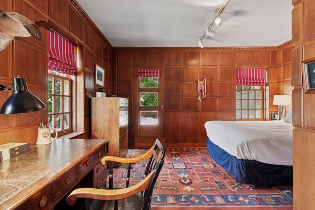 2308 W Lake Of The Isles Parkway, Minneapolis, MN 55405