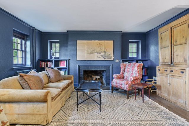 2308 W Lake Of The Isles Parkway, Minneapolis, MN 55405