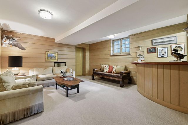 2308 W Lake Of The Isles Parkway, Minneapolis, MN 55405